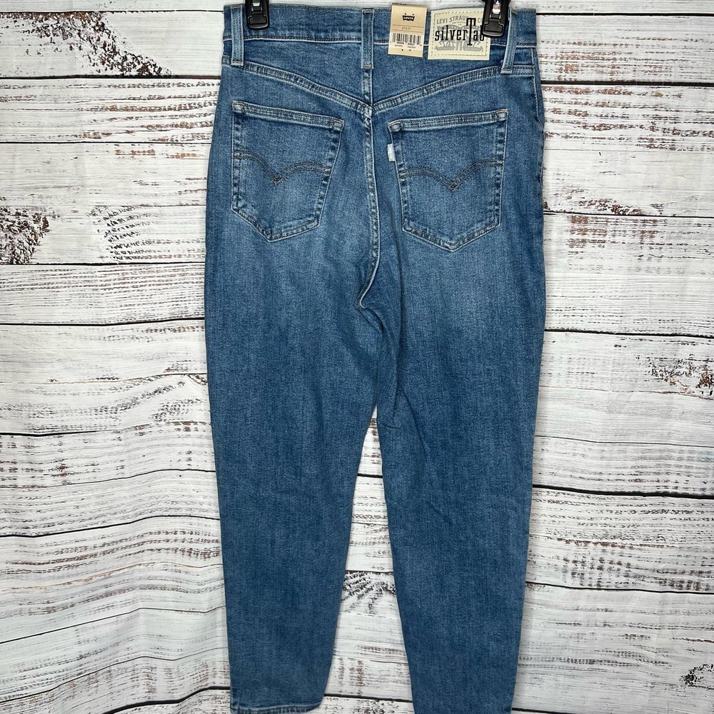 Levi Silver Tab High Waisted Mom Jeans Vintage Wash NWT 27 - Picture 3 of 3